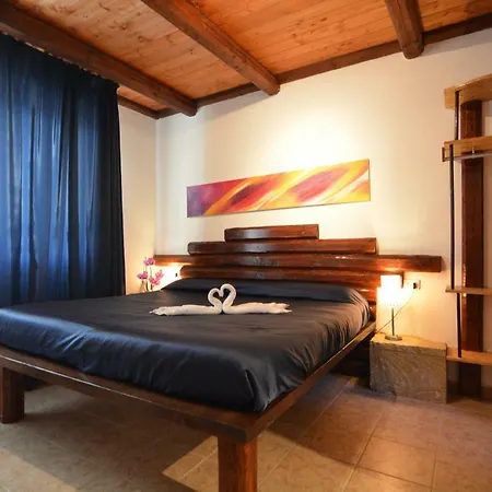 Massaro Pietro Alloggio per agriturismo *